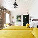 Quinta Do Valdalagea Εξοχικό σπίτι *