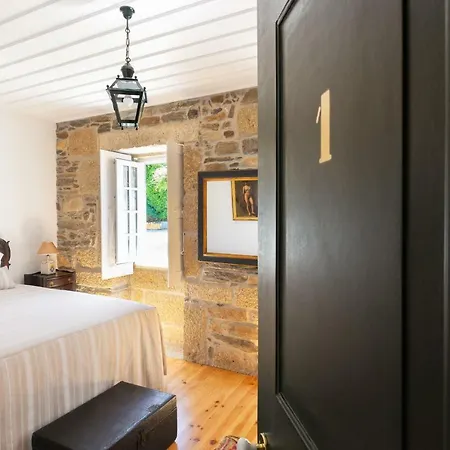 Country house Quinta Do Valdalagea *