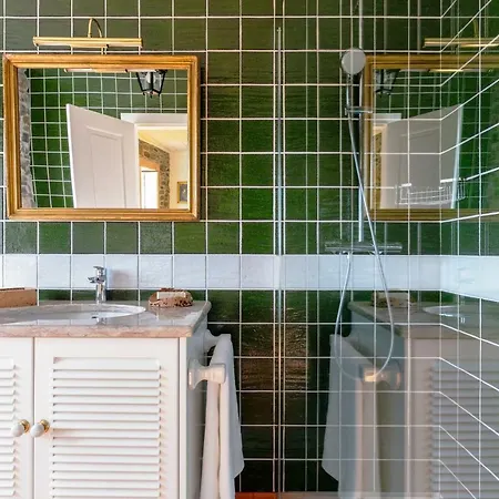 Gospodarstwo wiejskie Quinta Do Valdalagea