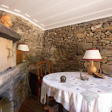 Летний дом Quinta Do Valdalagea Пезу-да-Регуа